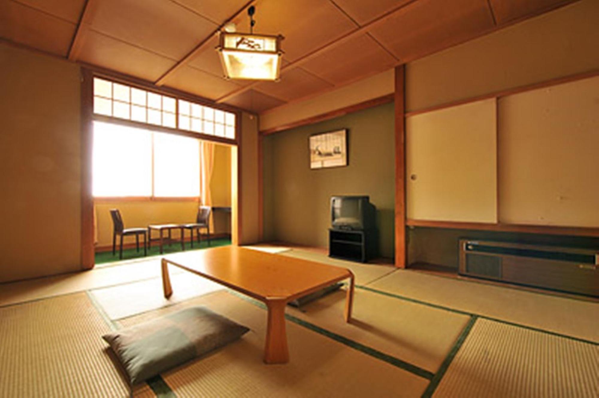 Hotel Takimoto Yamanouchi  Rum bild